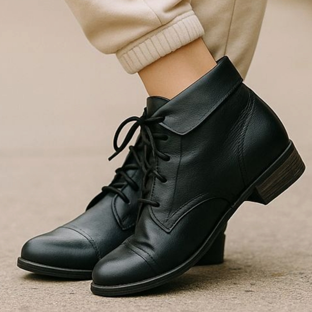 Liz Baker Vintage booties. Size 7 M